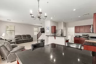 Photo #4: 6796116 Listing