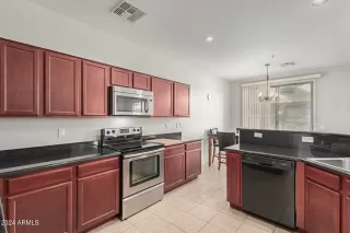 Photo #5: 6796116 Listing