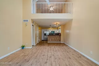 Photo #5: 6796158 Listing