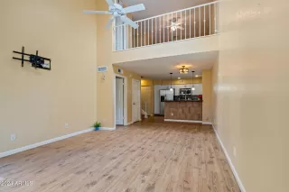 Photo #6: 6796158 Listing