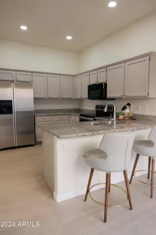 Photo #4: 6796619 Listing