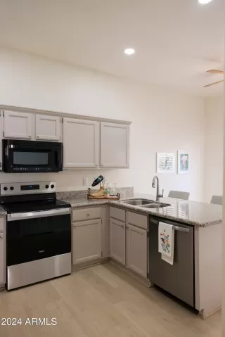 Photo #5: 6796619 Listing