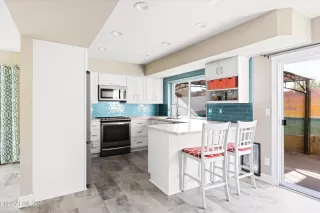 Photo #2: 6796638 Listing