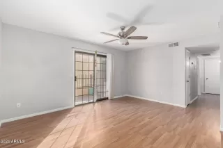 Photo #3: 6796733 Listing