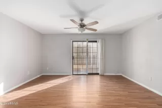 Photo #4: 6796733 Listing