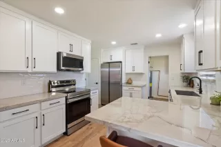 Photo #5: 6796843 Listing