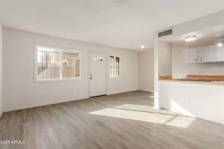 Photo #5: 6796862 Listing 
