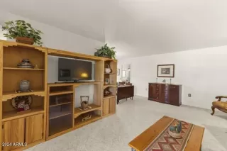 Photo #6: 6796975 Listing