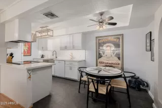 Photo #2: 6797042 Listing 