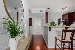 Photo #2: 6797121 Listing 