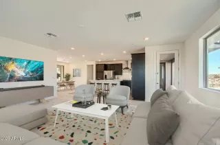 Photo #6: 6797375 Listing 