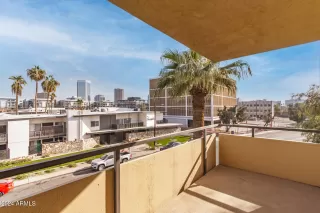 More Details about MLS # 6797486 : 3600 N 5TH AVENUE#304