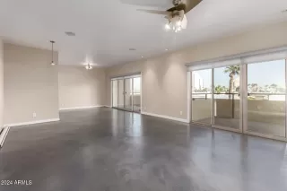 Photo #5: 6797486 Listing