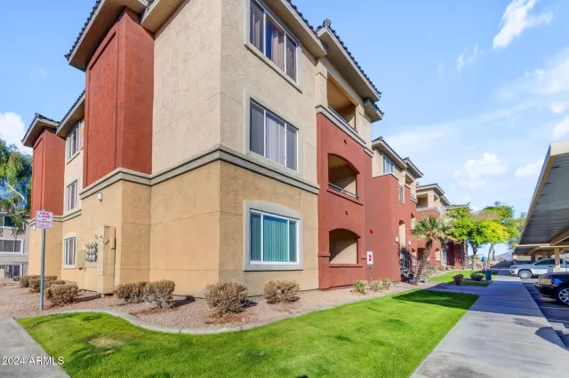 MLS: 6797493 Condo For Sale