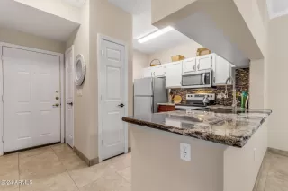 Photo #6: 6797493 Listing 