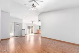 Photo #4: 6797498 Listing