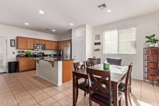 Photo #4: 6797592 Listing