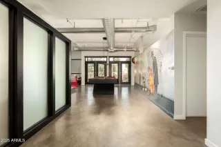 Photo #2: 6797656 Listing