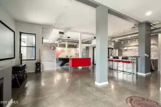 Photo #6: 6797656 Listing