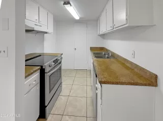 Photo #5: 6797759 Listing 