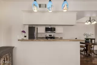 Photo #6: 6798067 Listing