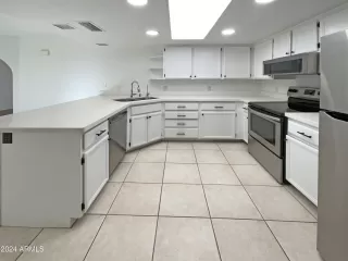 Photo #5: 6798379 Listing