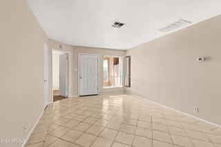 Photo #6: 6798868 Listing 