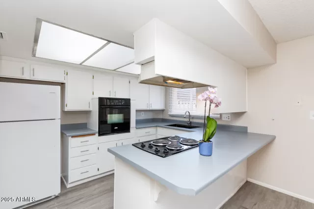 MLS: 6798952 Condo For Sale