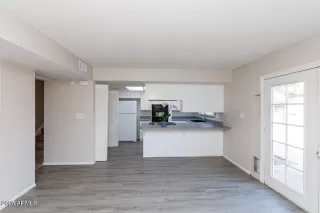 Photo #6: 6798952 Listing