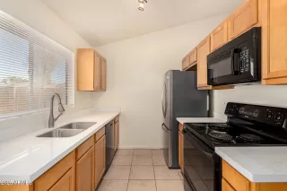 Photo #3: 6798985 Listing