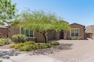 Photo #2: 6799701 Listing 