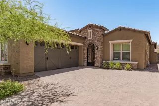 Photo #6: 6799701 Listing 