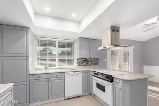 Photo #1: 6799707 Listing