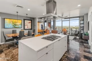 Photo #5: 6799911 Listing