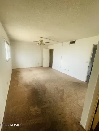 Photo #6: 6800026 Listing 