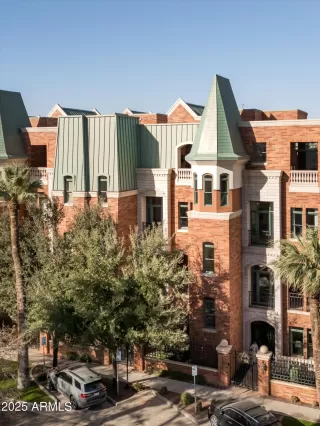 More Details about MLS # 6800093 : 22 W PALM LANE