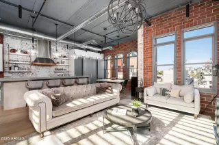 Photo #3: 6800093 Listing