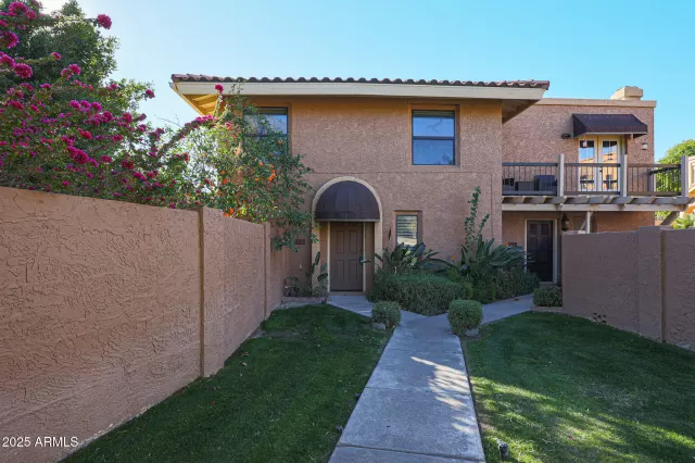 MLS: 6800101 Condo For Sale