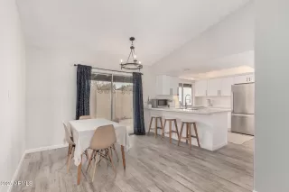 Photo #5: 6800208 Listing 