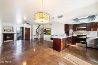 Photo #2: 6800436 Listing