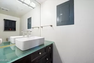 Photo #4: 6800436 Listing