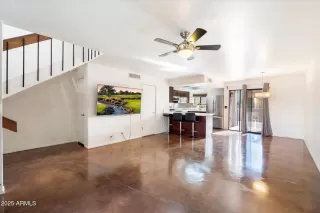 Photo #5: 6800436 Listing