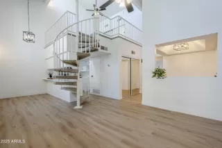 Photo #5: 6800715 Listing 