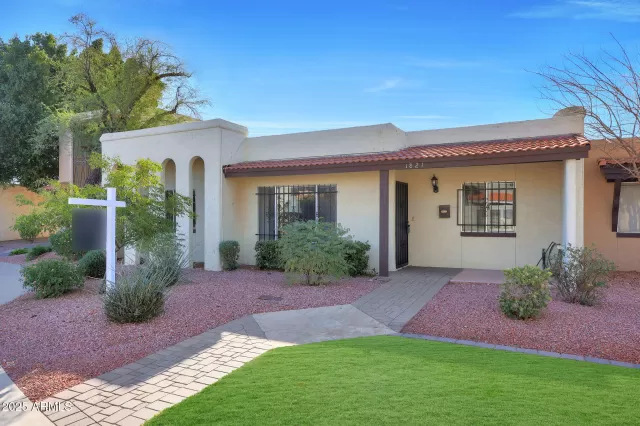 MLS: 6800818 Condo For Sale