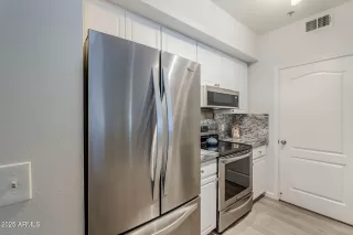 Photo #6: 6800929 Listing 