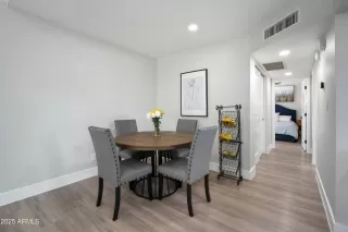 Photo #5: 6800953 Listing 