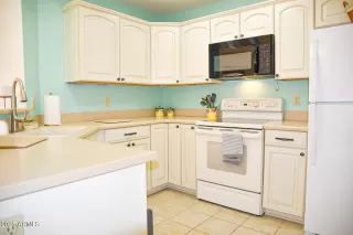 Photo #5: 6801272 Listing 