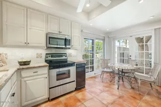 Photo #5: 6801676 Listing