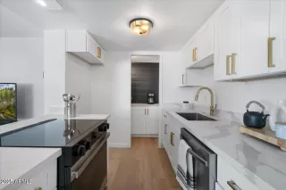 Photo #6: 6801910 Listing 