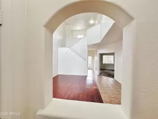 Photo #2: 6802052 Listing 